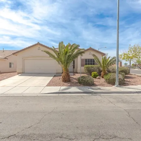 Beautiful Spacious Single Story Vegas Home